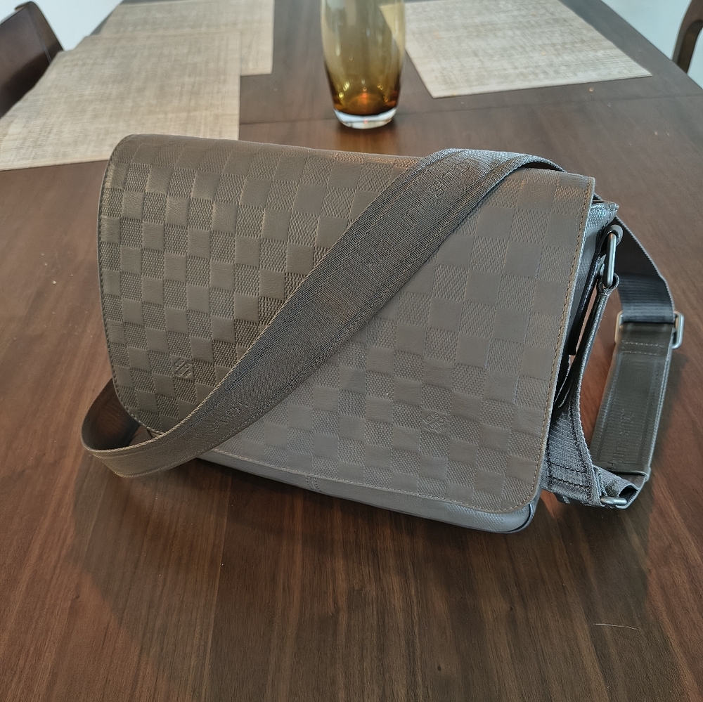 Louis Vuitton Gris/Gray Damier Infini District  Messenger Bag